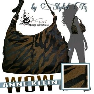 S O L D.   Tiger Print Handbag🐯